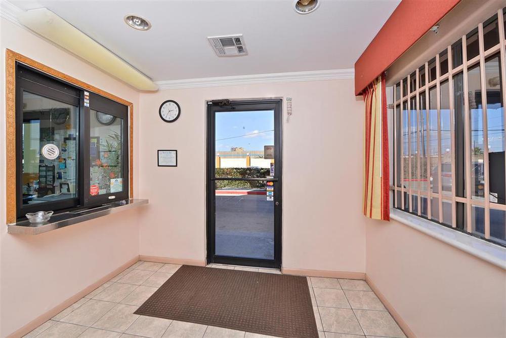 Americas Best Value Inn Houston Heights At I-45 Εσωτερικό φωτογραφία