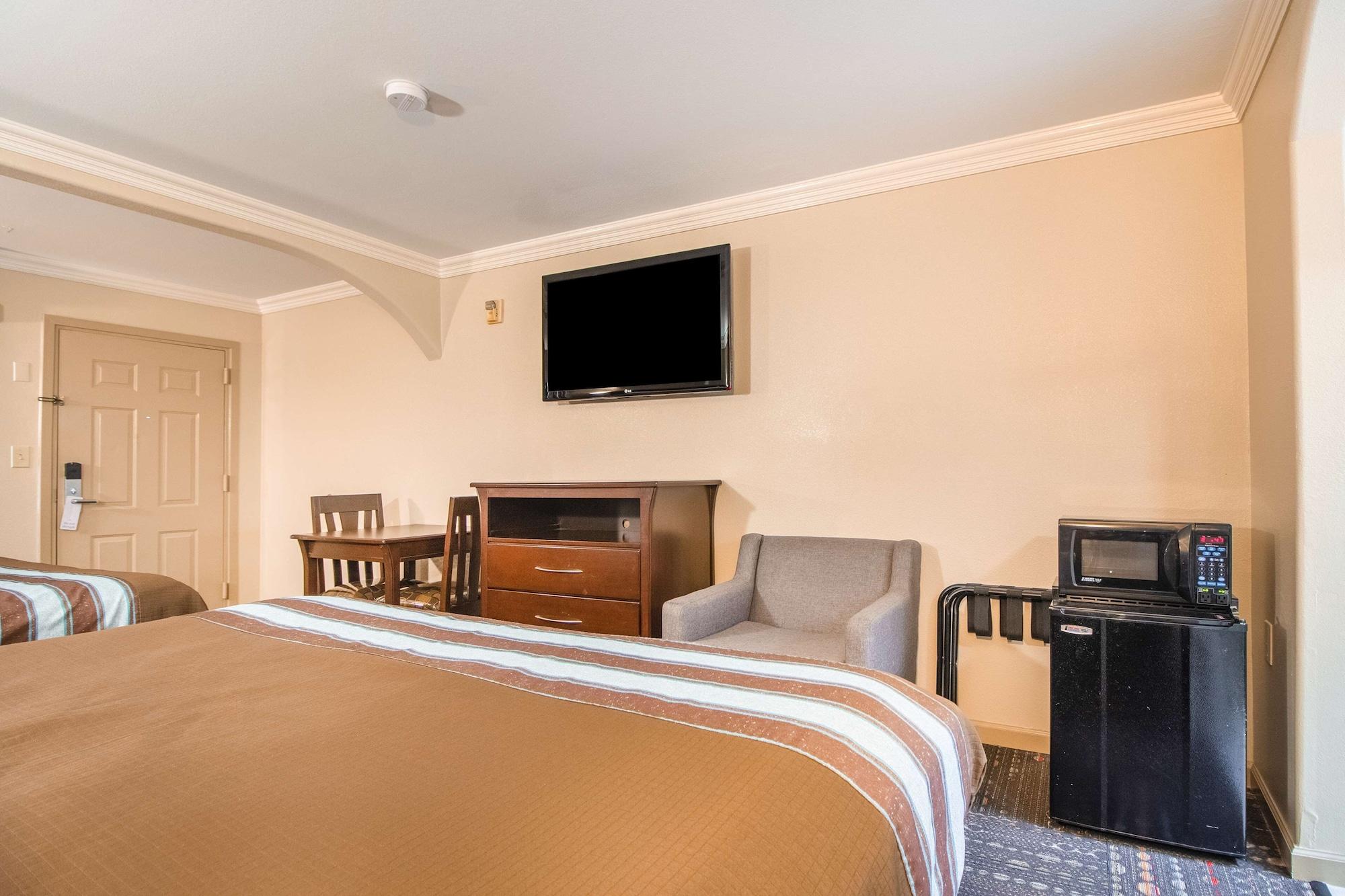 Americas Best Value Inn Houston Heights At I-45 Εξωτερικό φωτογραφία