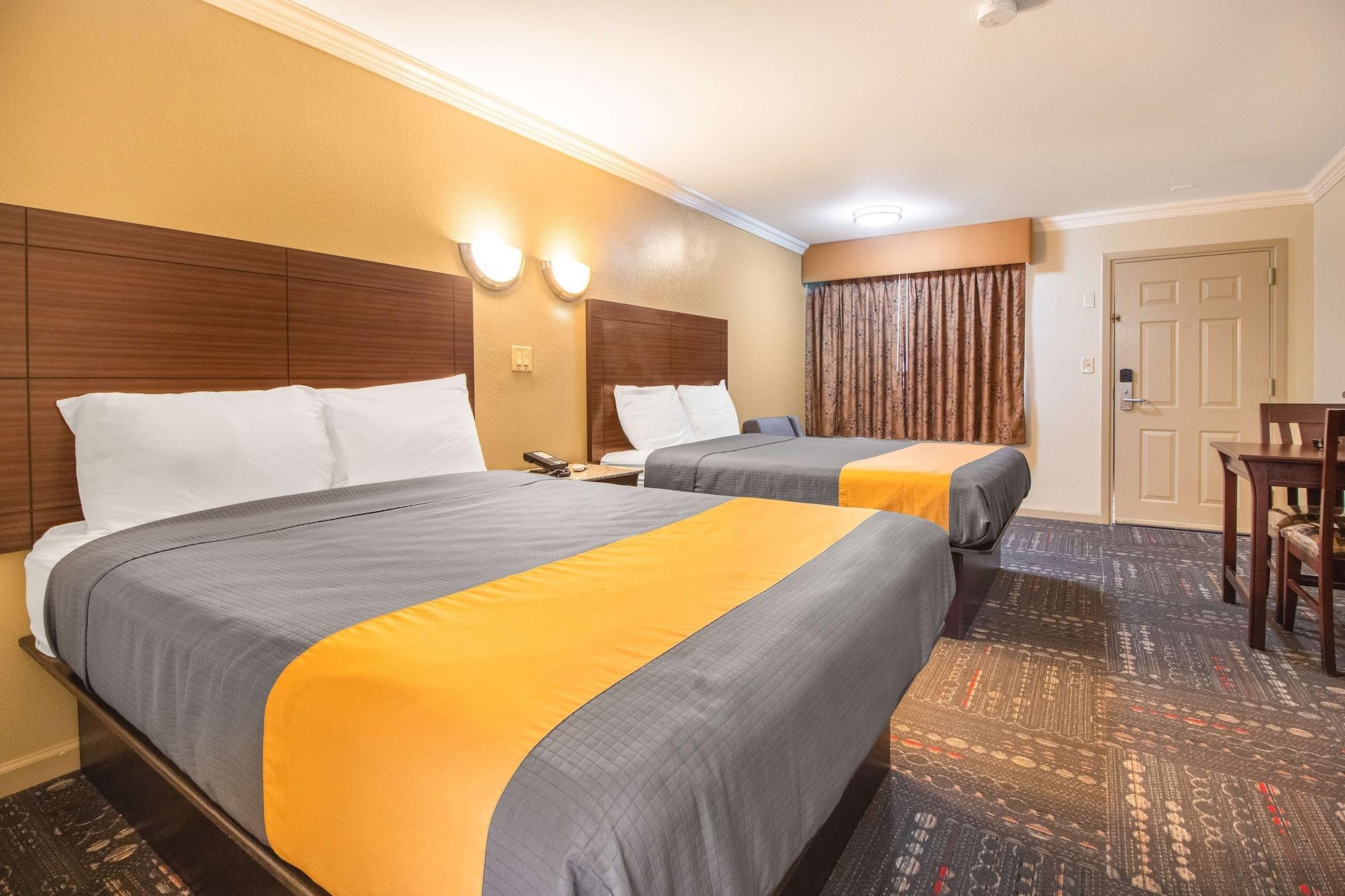 Americas Best Value Inn Houston Heights At I-45 Εξωτερικό φωτογραφία