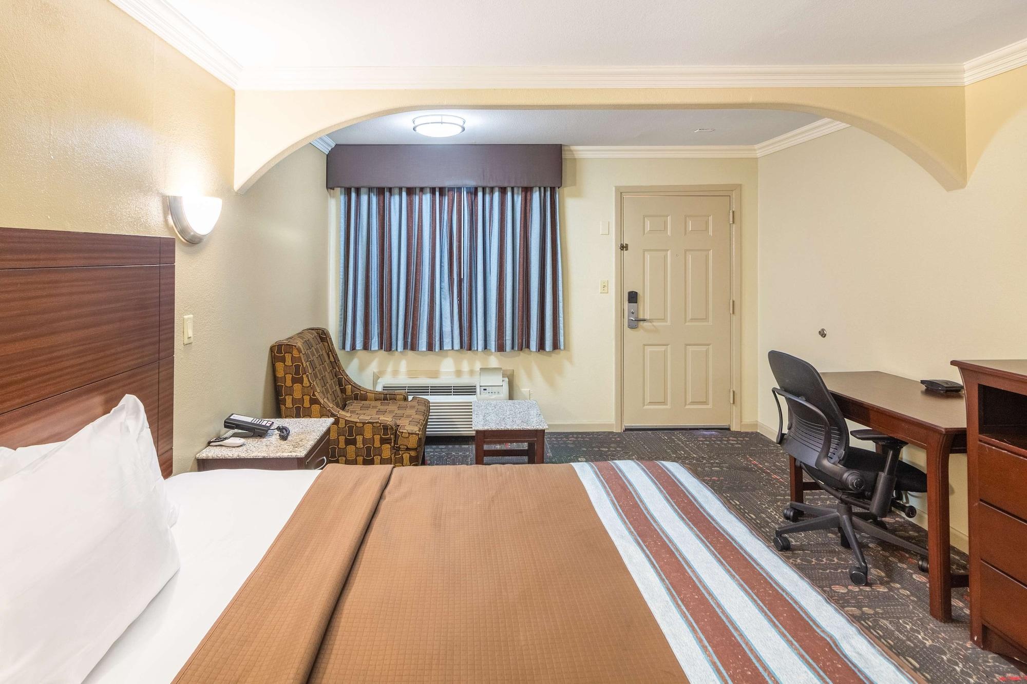 Americas Best Value Inn Houston Heights At I-45 Εξωτερικό φωτογραφία