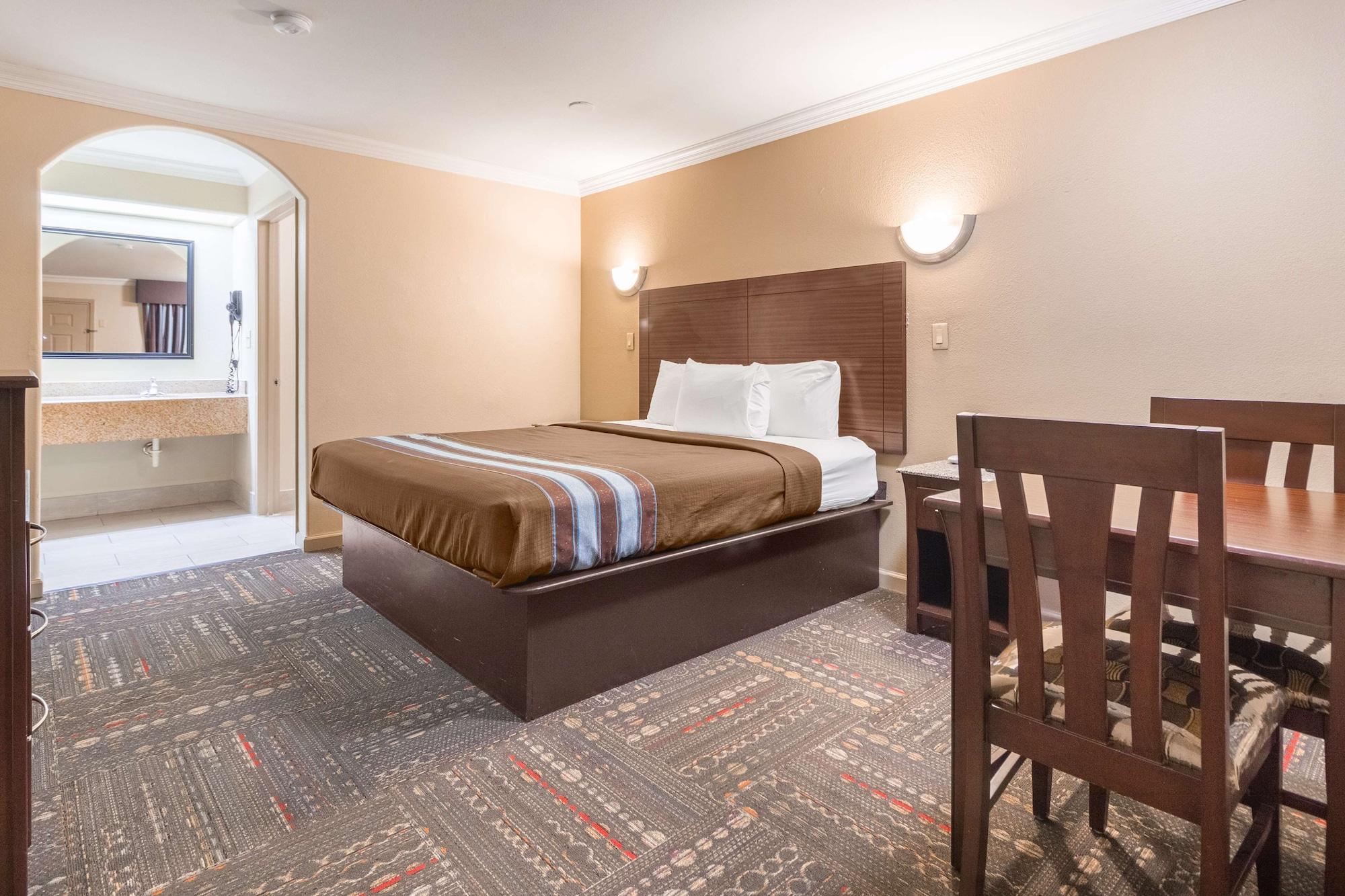Americas Best Value Inn Houston Heights At I-45 Εξωτερικό φωτογραφία