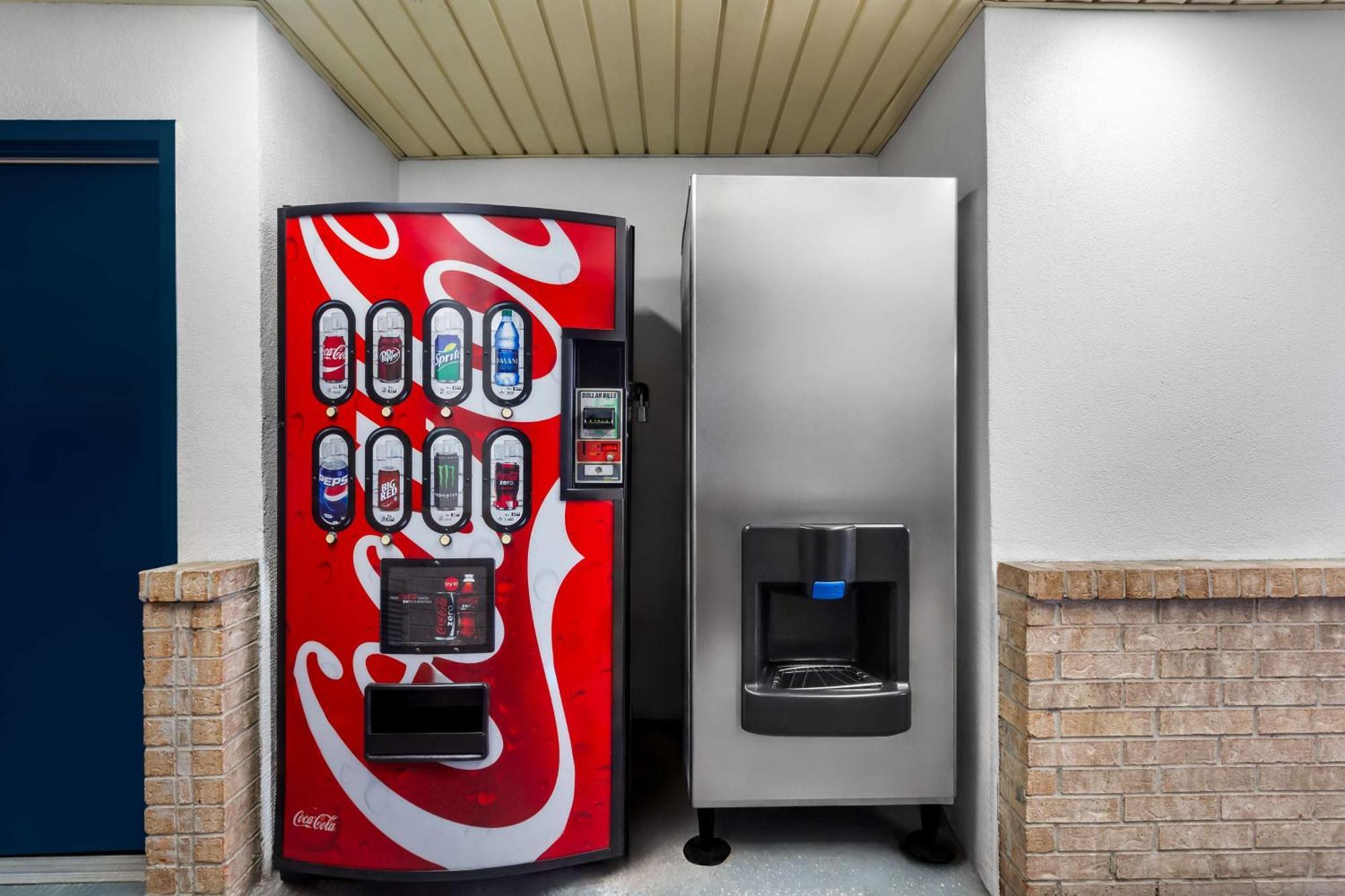 Americas Best Value Inn Houston Heights At I-45 Εξωτερικό φωτογραφία