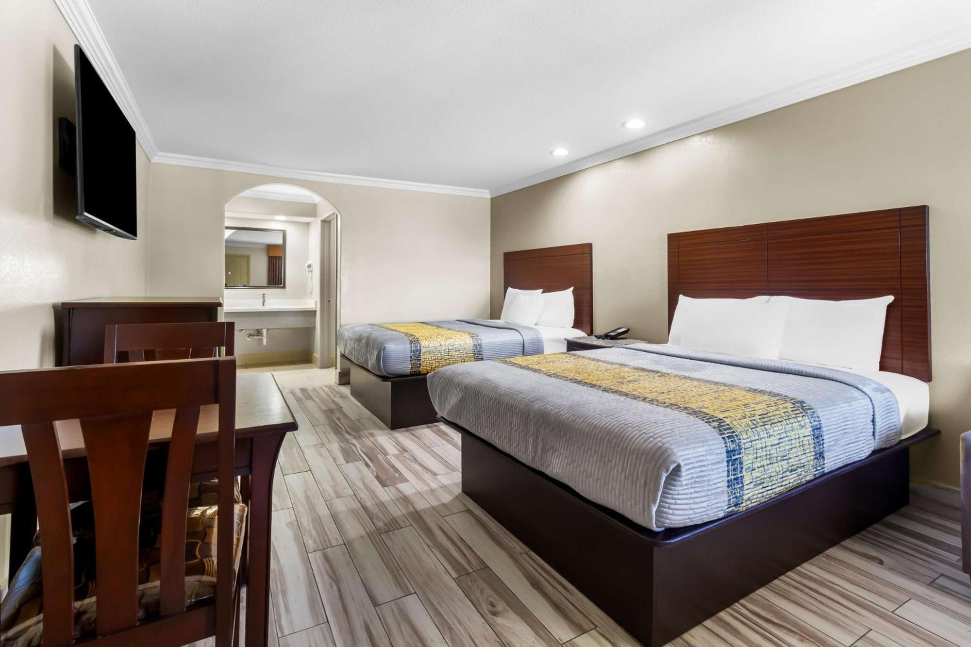 Americas Best Value Inn Houston Heights At I-45 Εξωτερικό φωτογραφία