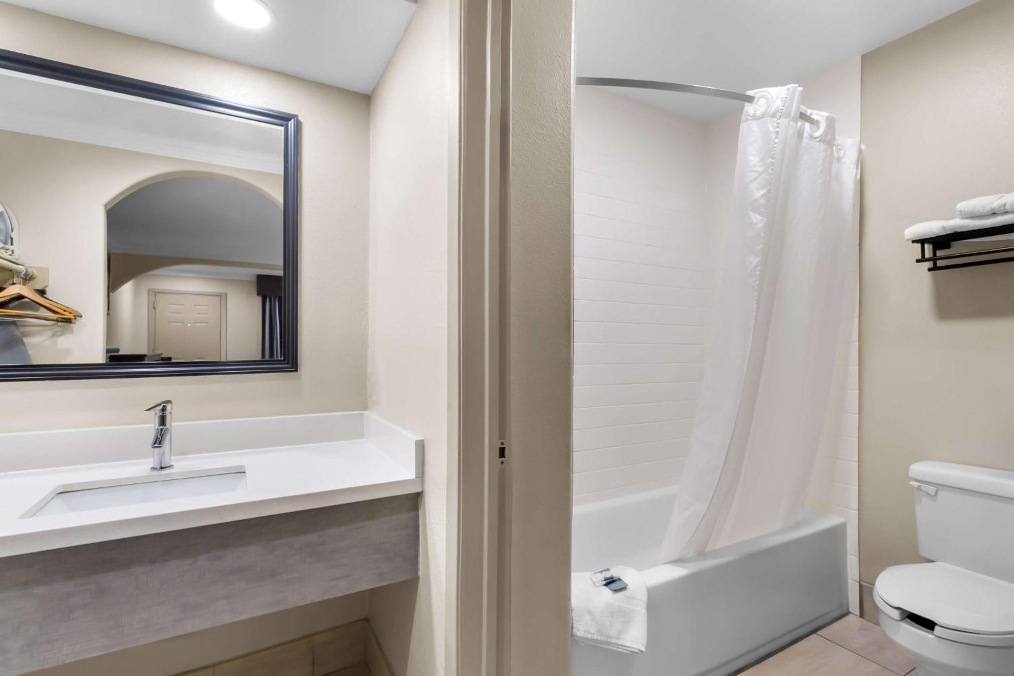 Americas Best Value Inn Houston Heights At I-45 Εξωτερικό φωτογραφία