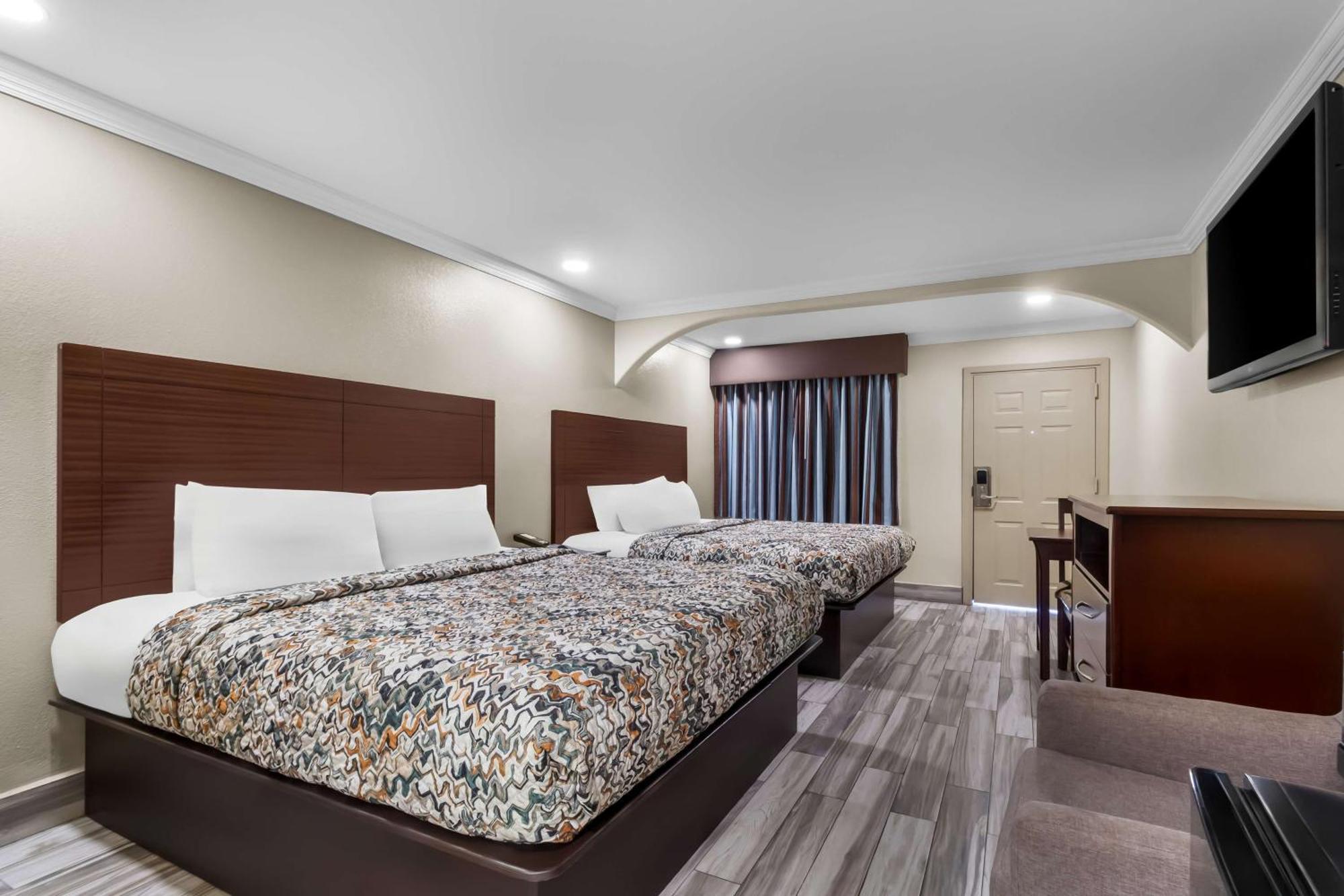 Americas Best Value Inn Houston Heights At I-45 Εξωτερικό φωτογραφία