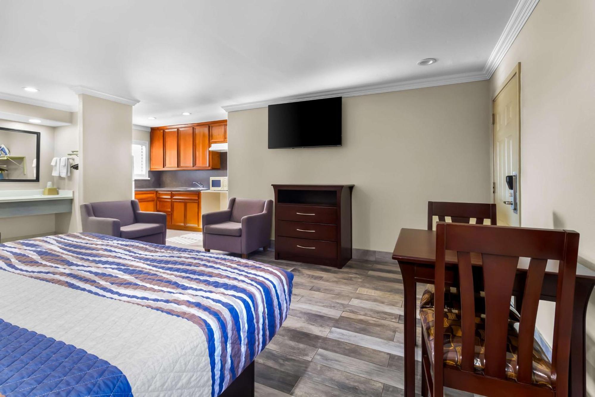 Americas Best Value Inn Houston Heights At I-45 Εξωτερικό φωτογραφία
