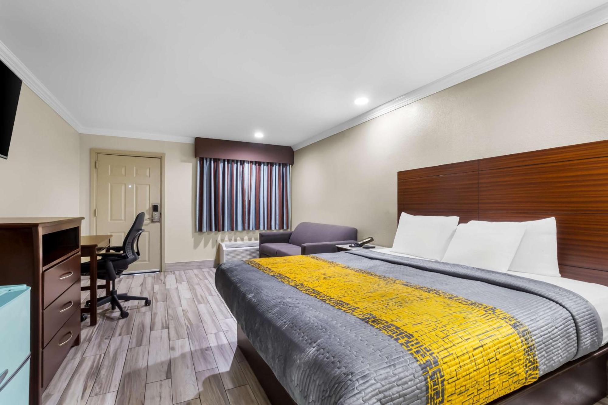 Americas Best Value Inn Houston Heights At I-45 Εξωτερικό φωτογραφία
