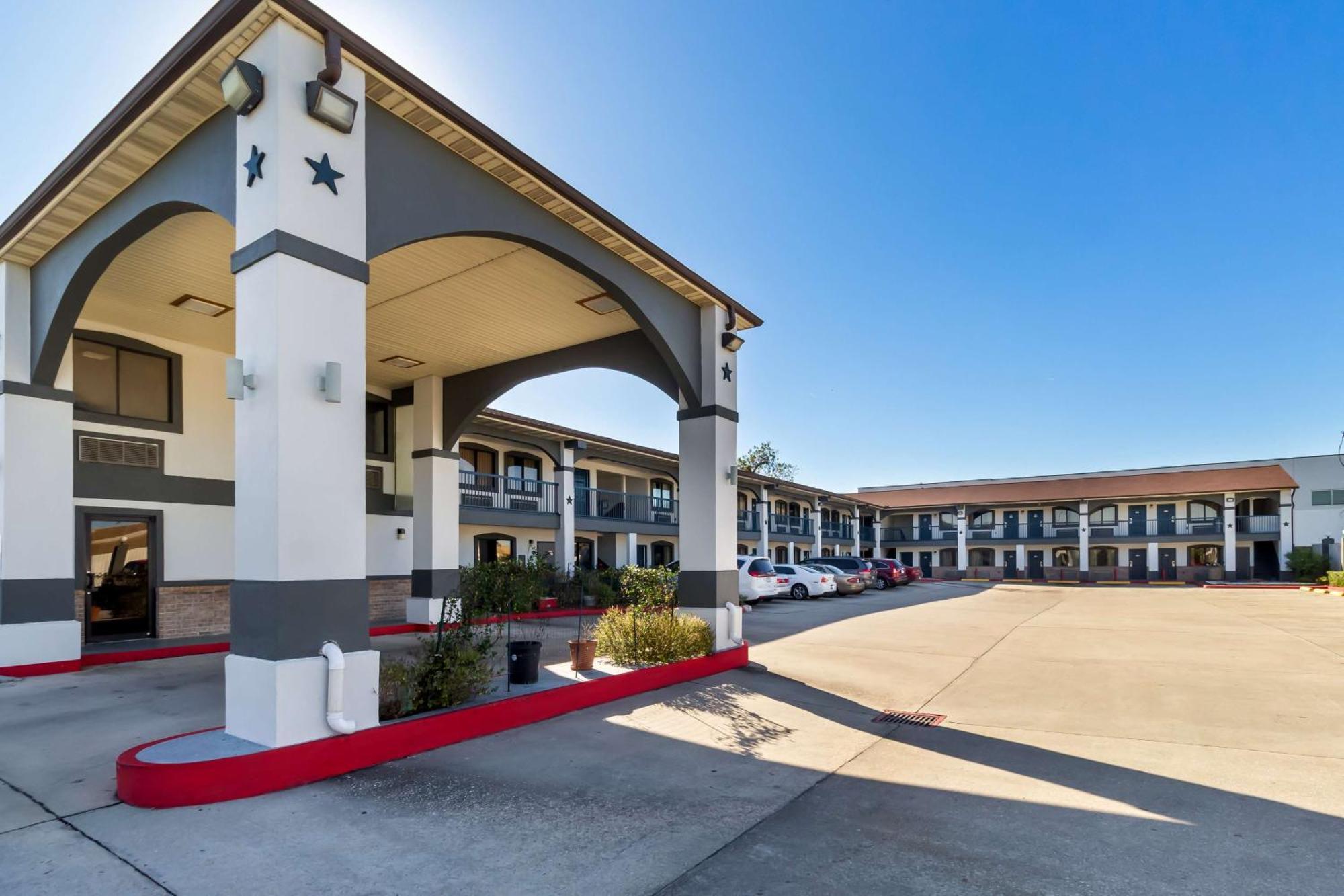 Americas Best Value Inn Houston Heights At I-45 Εξωτερικό φωτογραφία