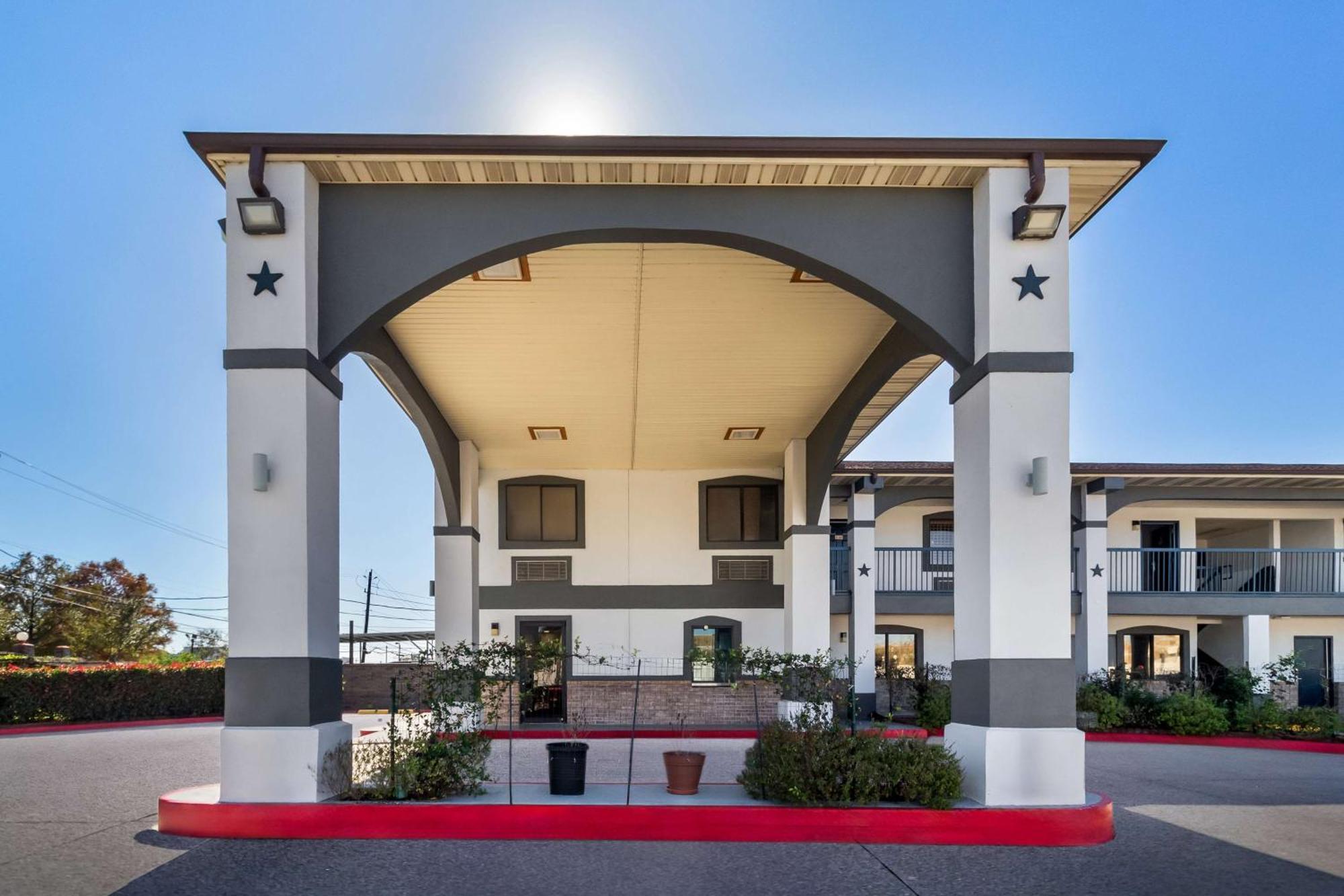 Americas Best Value Inn Houston Heights At I-45 Εξωτερικό φωτογραφία